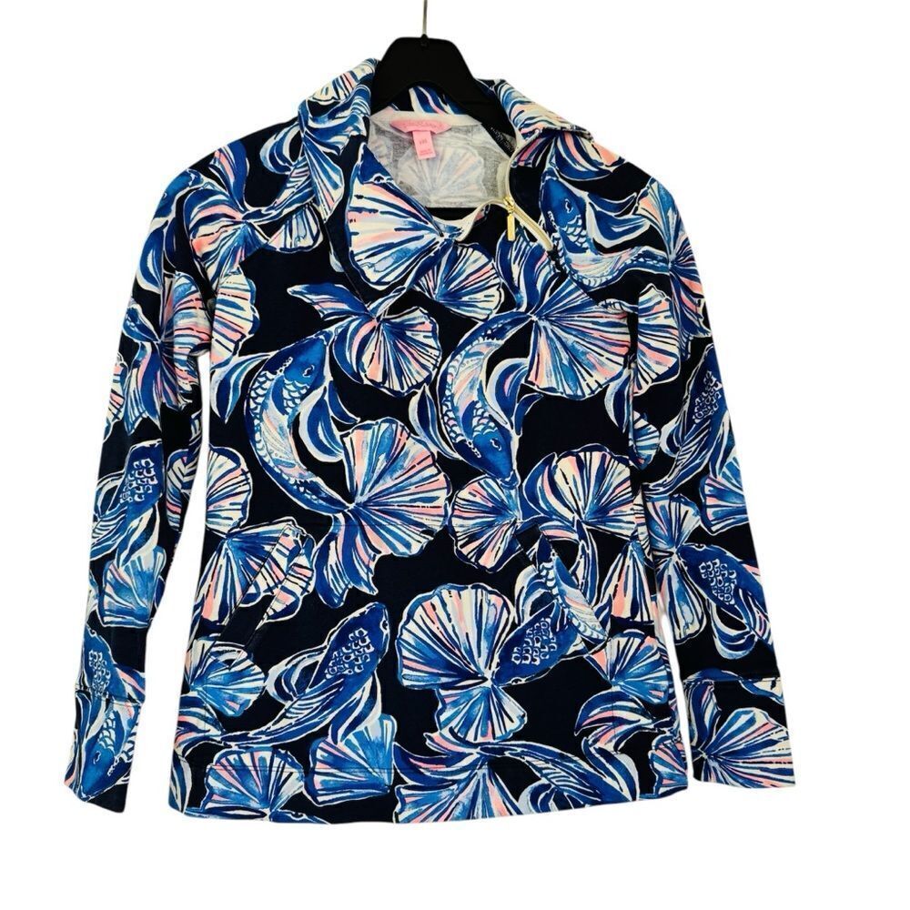Lilly Pulitzer Booker Popover UPF 50+ Bright NavyโIn Reel Life Size XXS